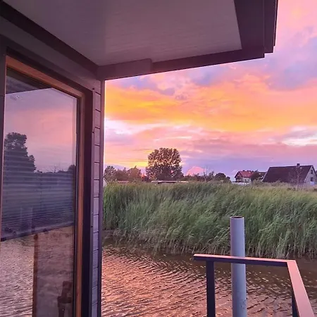 Domki Na Wodzie Jastarnia - Houseboat Zimmer foto