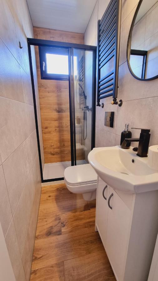 Na Wodzie - Houseboat Apartment