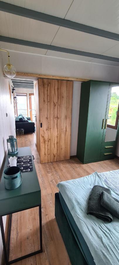 Na Wodzie - Houseboat Apartment *